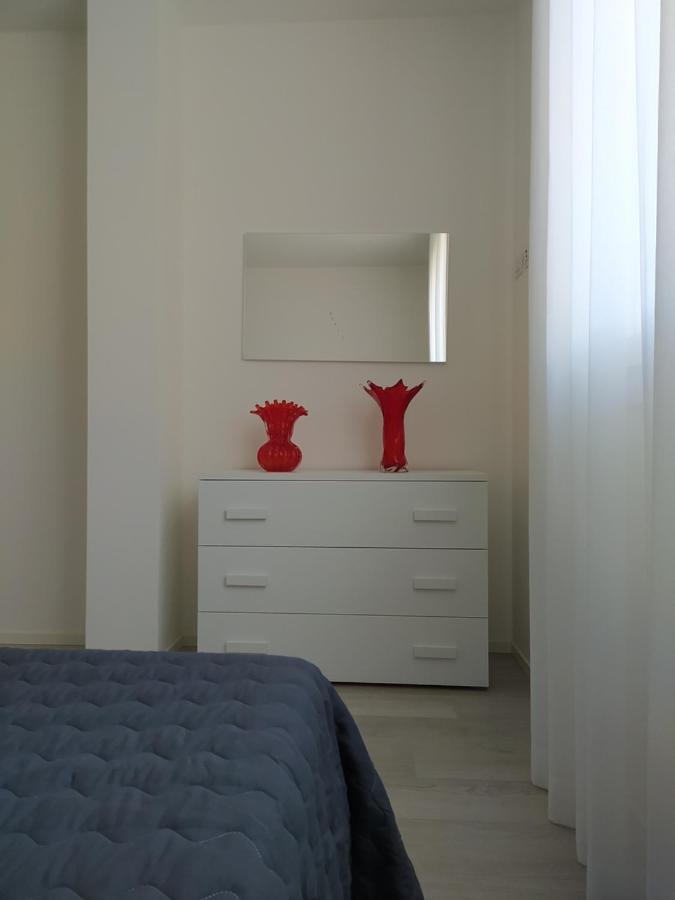 F2 - Coral Red *